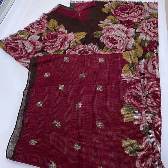 Beautiful Lightweight Scarf with Floral Design - Picture 1 of 3